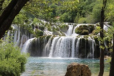 waterfalls 1558971 640