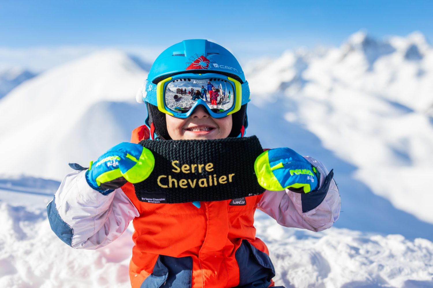 Serre Chevalier – rodzinny ośrodek narciarski we Francji, idealny na zimowy wypoczynek z dziećmi. Doskonałe warunki, słońce i radość z jazdy – z biurem podróży promoclub.pl